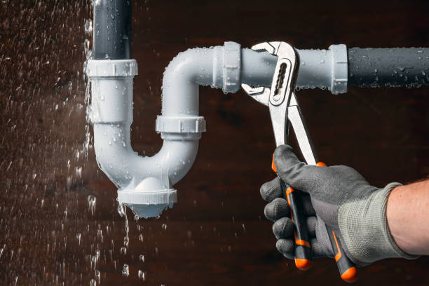 Professional Gas Line Repair technician working in Weehawken, NJ